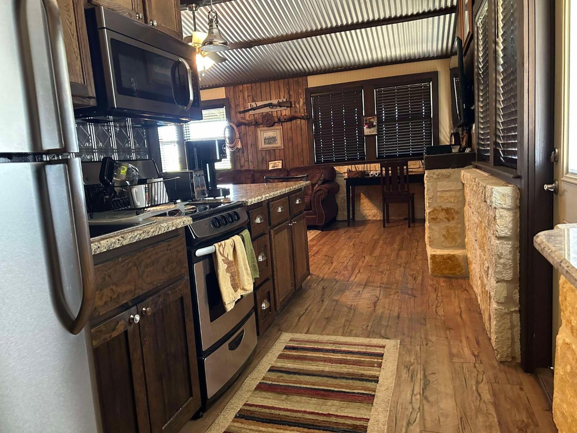 Vineyard Trail Cottages- Adults Only フレデリックスバーグ エクステリア 写真