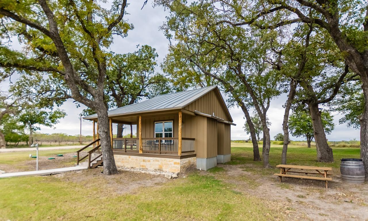 Vineyard Trail Cottages- Adults Only フレデリックスバーグ 部屋 写真
