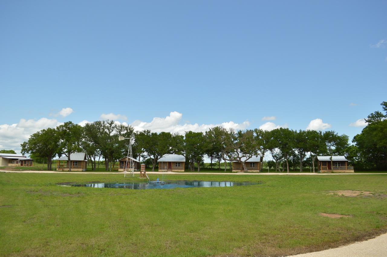 Vineyard Trail Cottages- Adults Only フレデリックスバーグ 部屋 写真