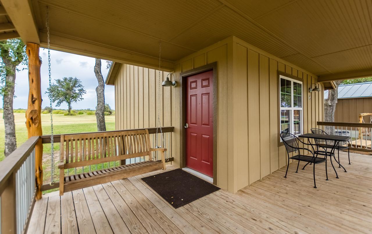 Vineyard Trail Cottages- Adults Only フレデリックスバーグ 部屋 写真