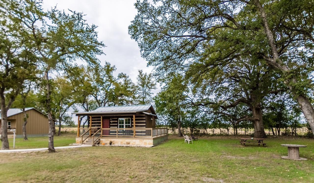 Vineyard Trail Cottages- Adults Only フレデリックスバーグ 部屋 写真