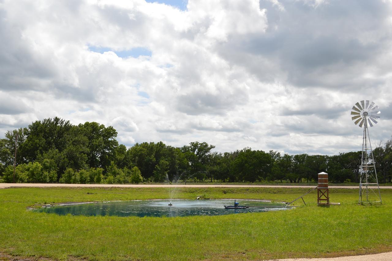 Vineyard Trail Cottages- Adults Only フレデリックスバーグ 部屋 写真