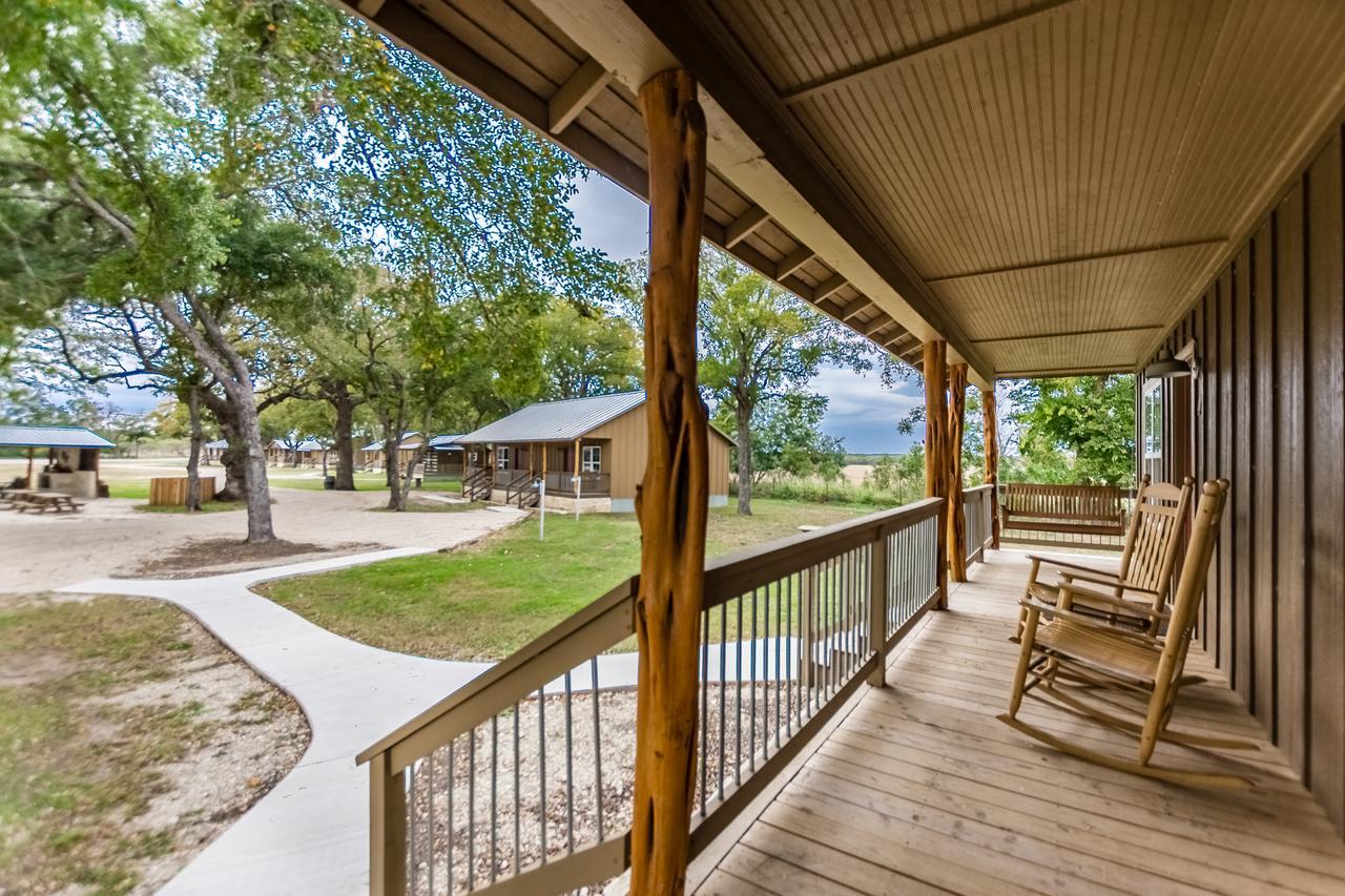 Vineyard Trail Cottages- Adults Only フレデリックスバーグ 部屋 写真