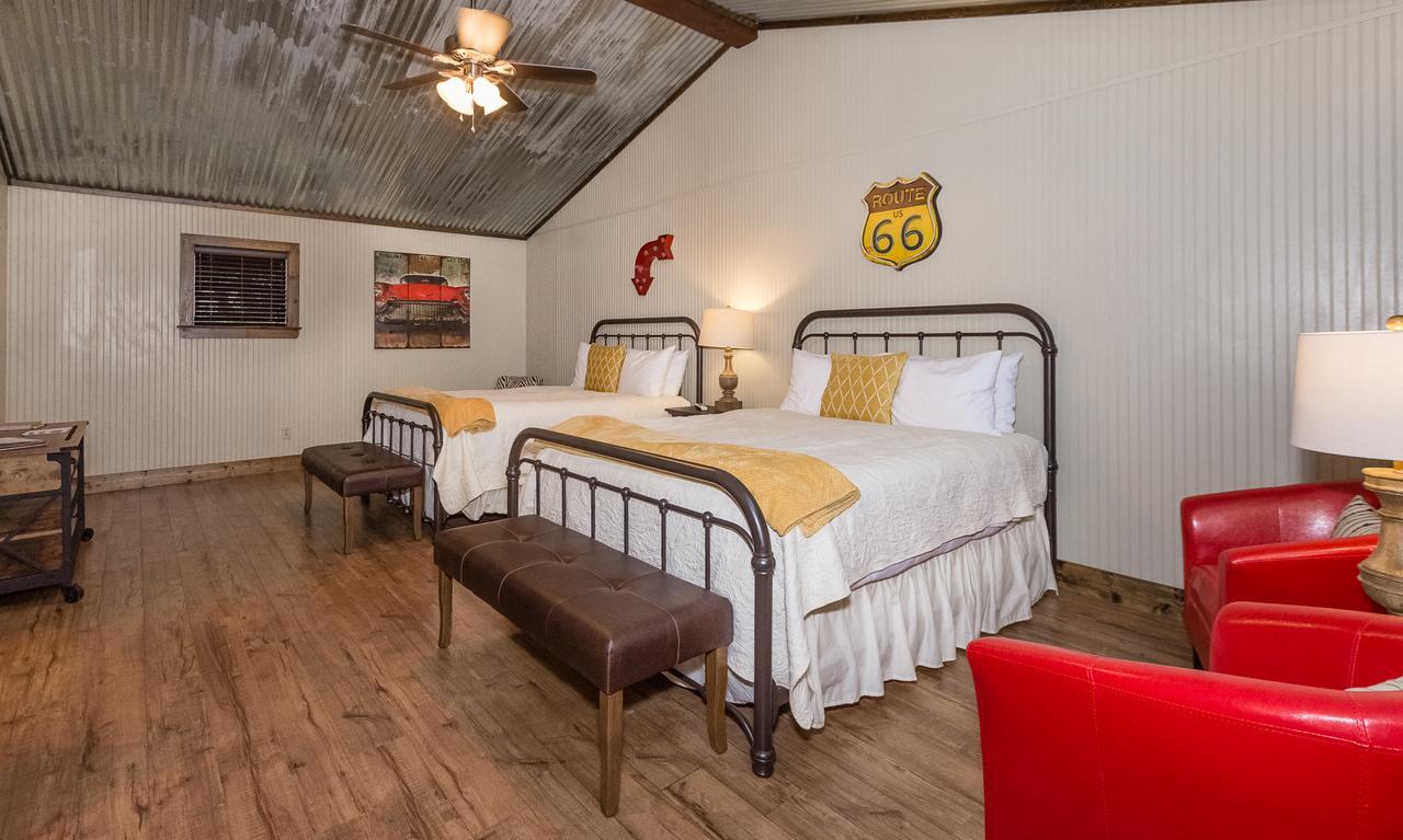 Vineyard Trail Cottages- Adults Only フレデリックスバーグ 部屋 写真